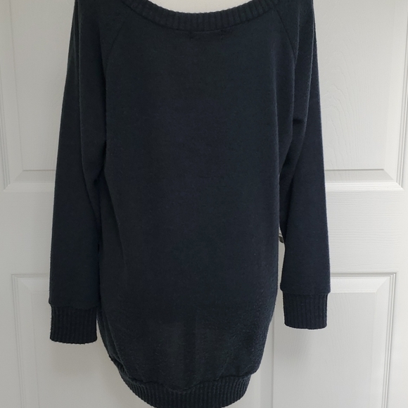 Super soft navy 💙sweater tunic - Picture 3 of 6